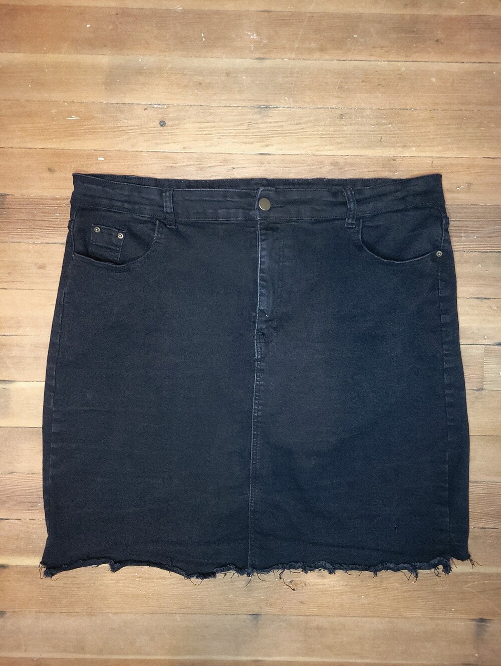 SHEIN Black Raw-Hem Denim Mini Skirt